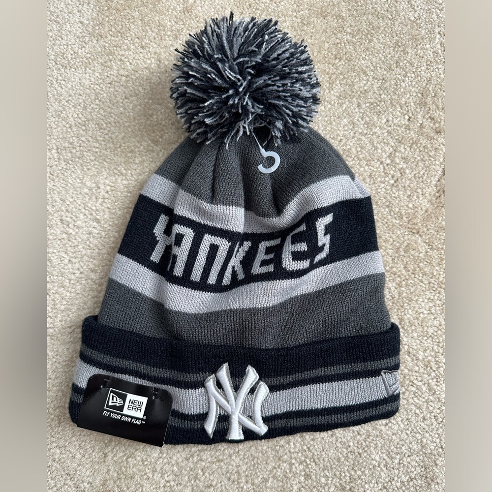 Yankees Pom Pom Hat